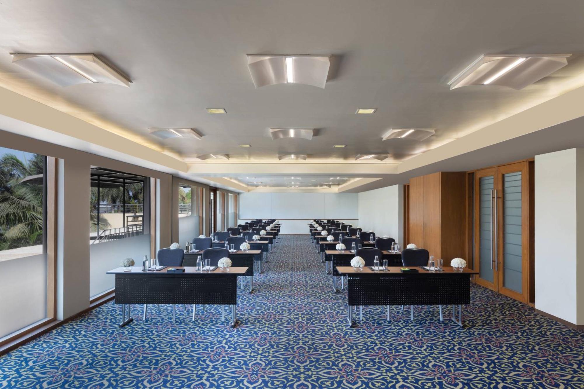 Surat Marriott Hotel Exterior foto