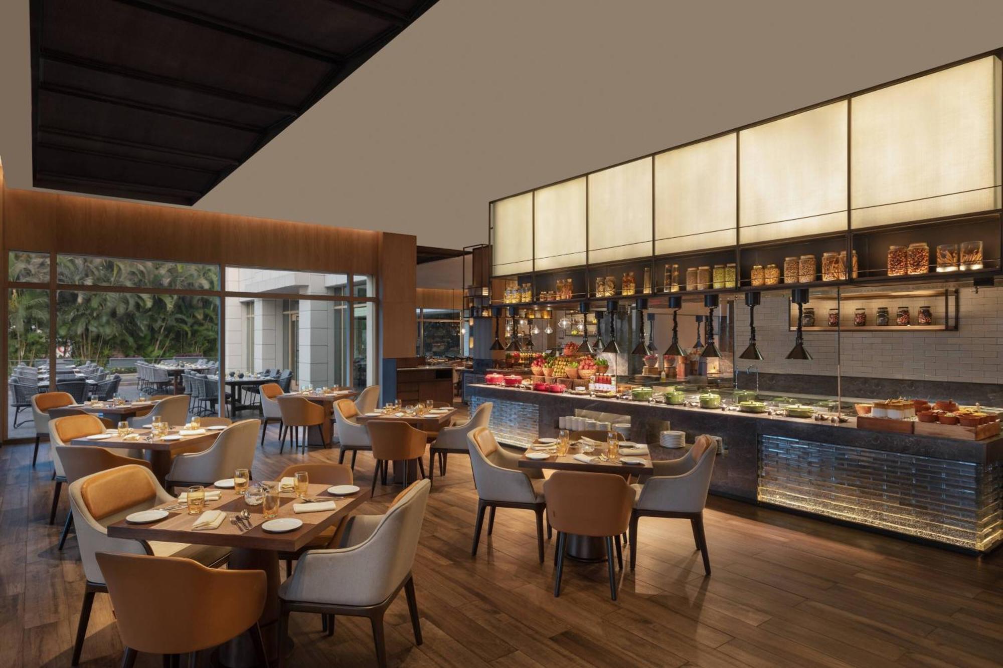 Surat Marriott Hotel Exterior foto