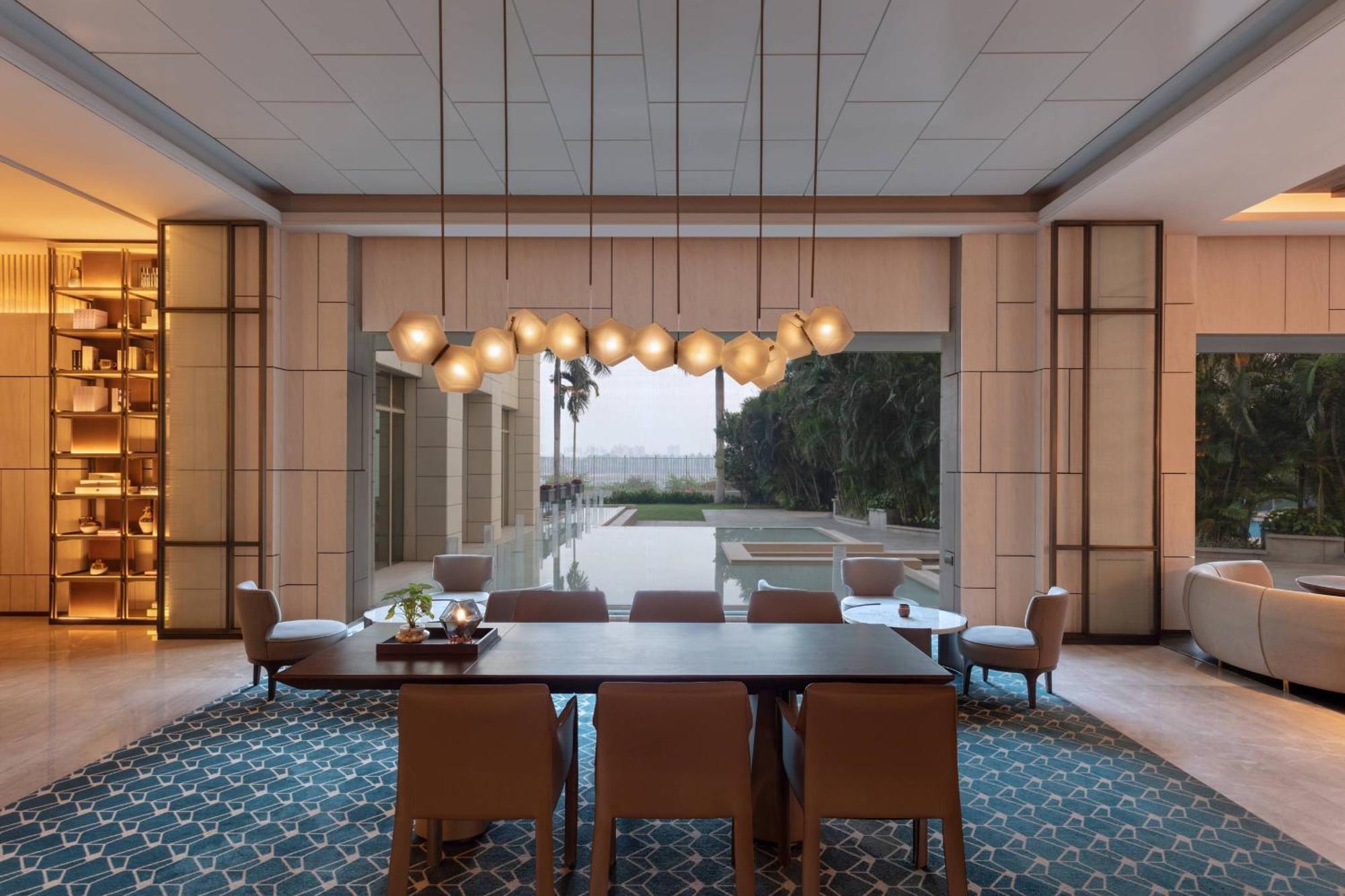 Surat Marriott Hotel Exterior foto